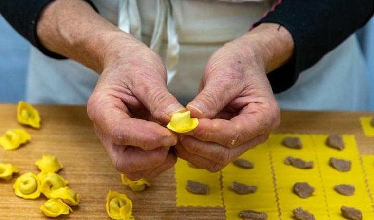 Il centro storico di Reggio Emilia celebra la cucina emiliana: tre giorni tra cibo, memoria e tradizione. Ecco il programma