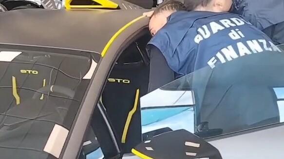 Ferrara, Iva evasa con le auto di lusso. Sequestro da 5 milioni di euro<br type="_moz" />