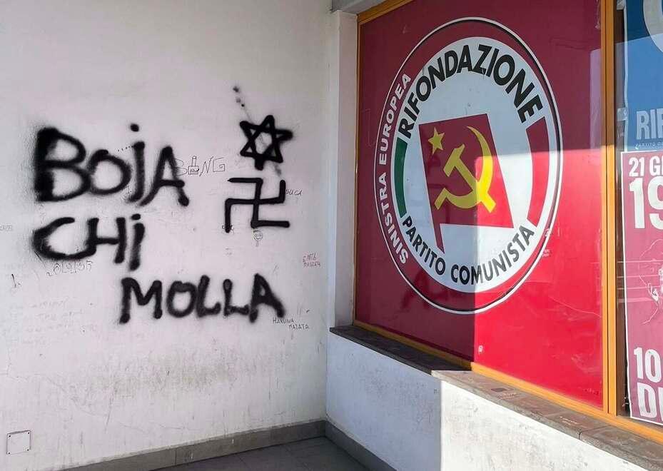 La sede vandalizzata