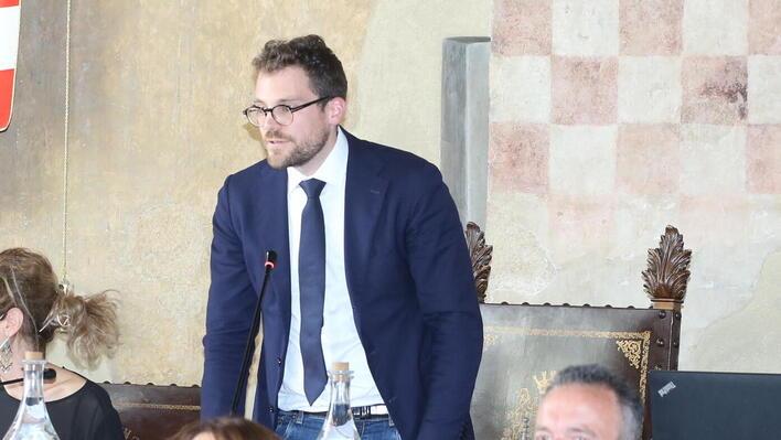 Gaza, a Pistoia caos in consiglio comunale: «Minacciato di morte»<br type="_moz" />