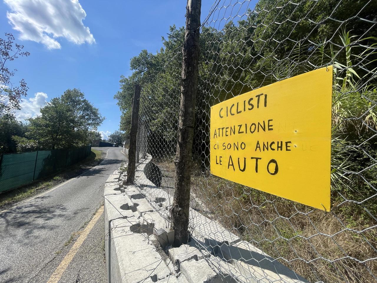 
	La carreggiata ridotta alla Parignana dal quattro anni (foto Nucci)

