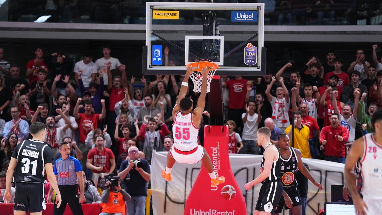 Pallacanestro Reggiana, l’entusiasmo dei tifosi spinge il club a riaprire la campagna abbonamenti