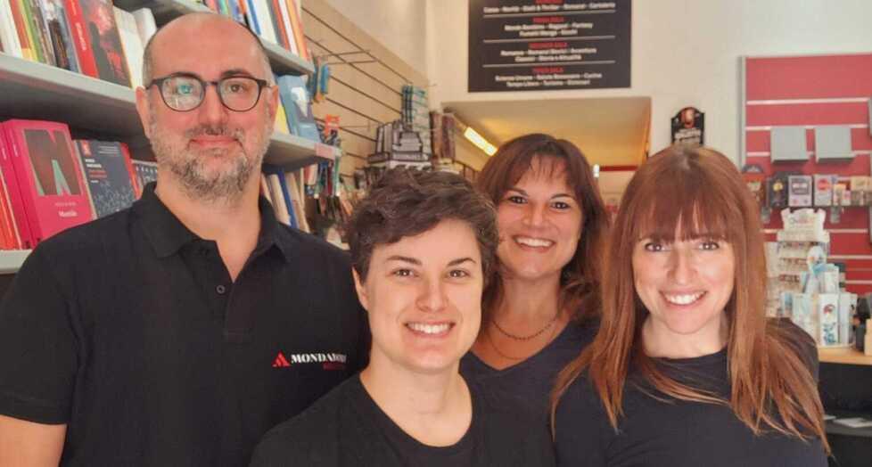 
	Il team della libreria: Marco, Elena, Chiara e Silvia

