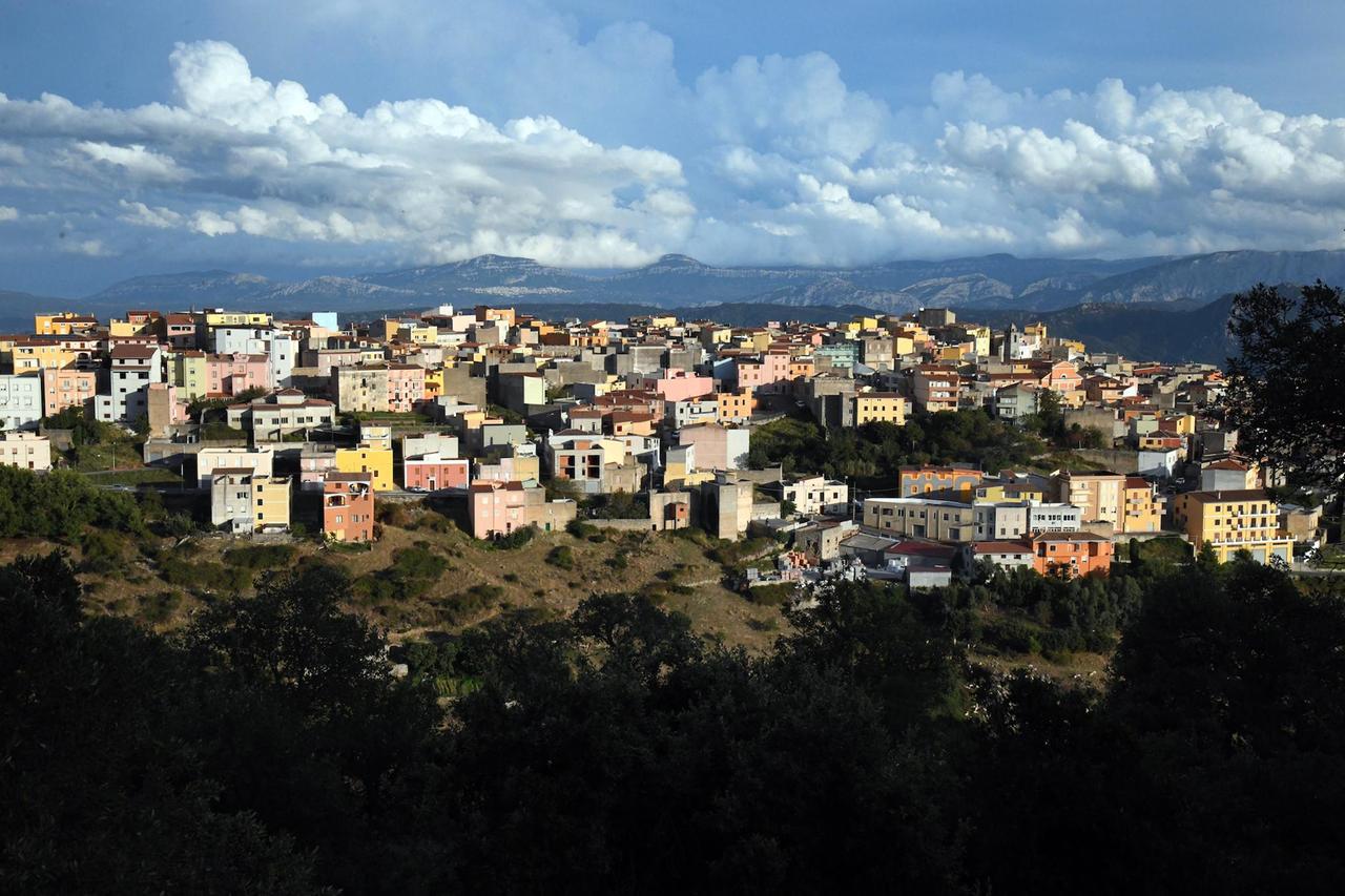 Orune, si è costituto il secondo giovane, ritenuto responsabile della rapina alla tabaccheria