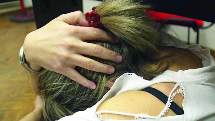 Abusi su tre pallavoliste minorenni: chiesti 10 anni per l’ex allenatore