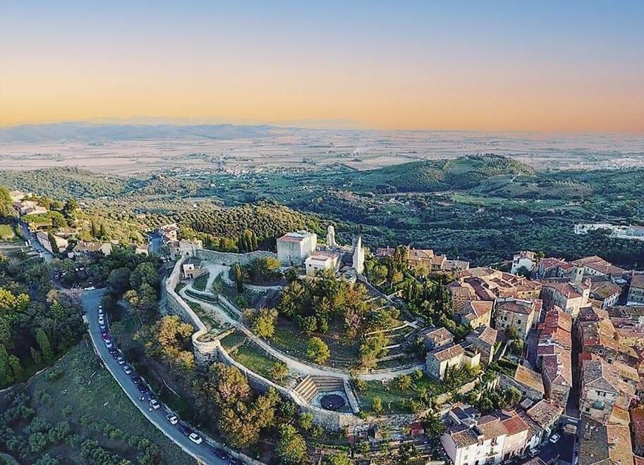 Una veduta di Campiglia Marittima