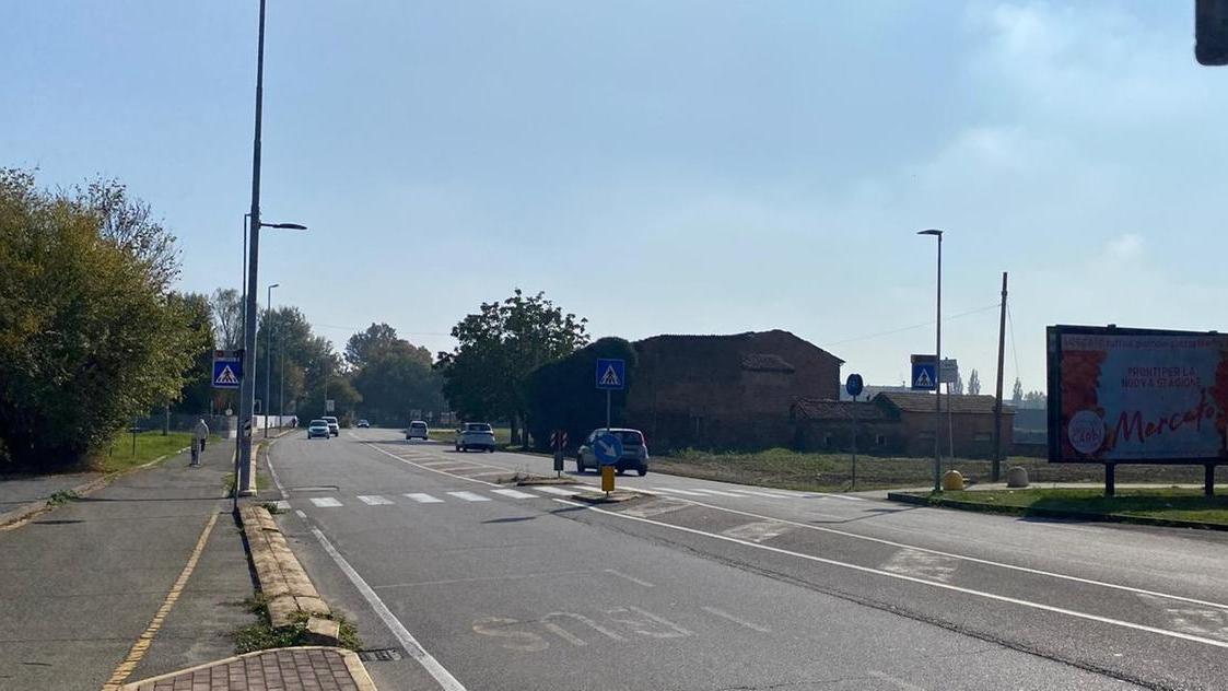 L'attraversamento pedonale in via Nuova Ponente