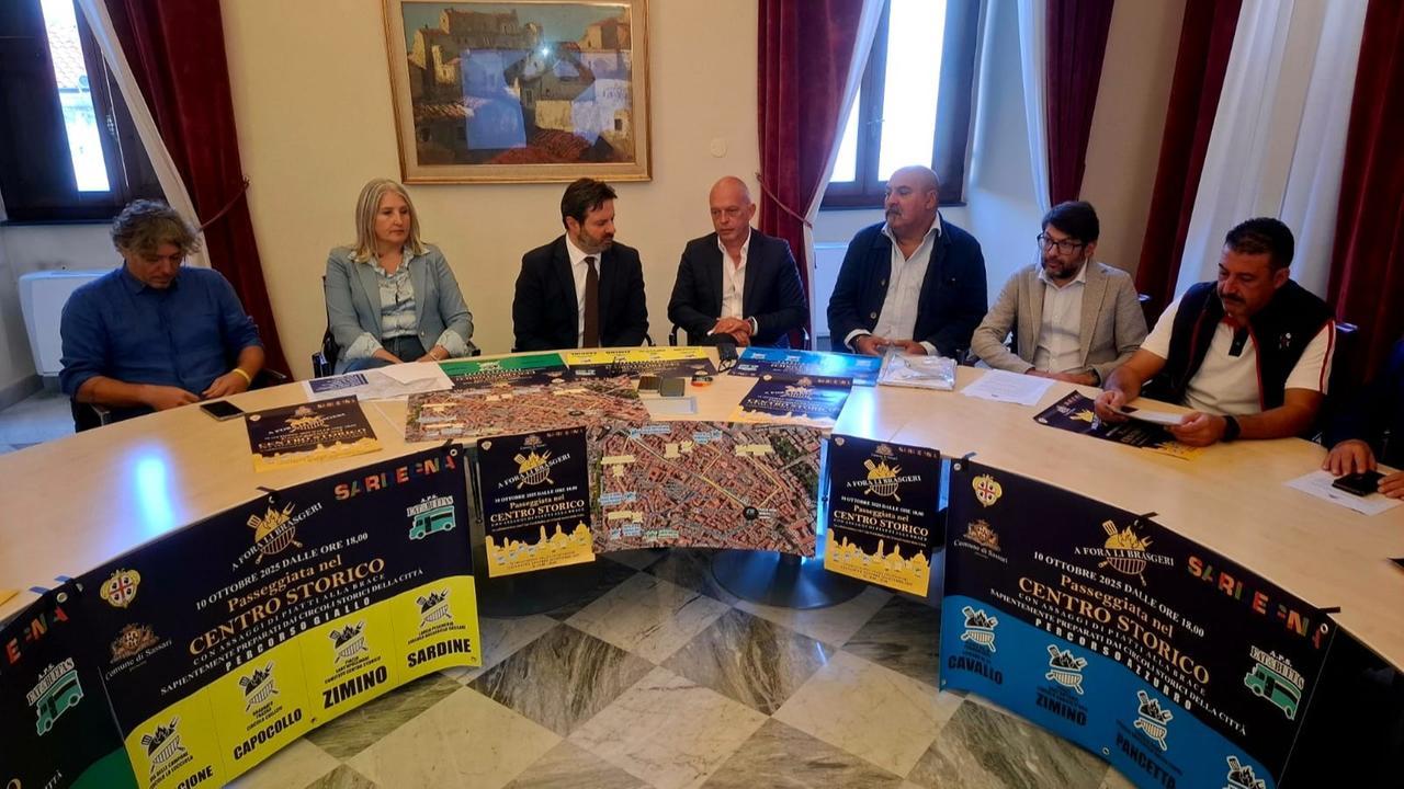 “A fora li brasgeri”, l'arrostita diffusa torna nel centro storico di Sassari