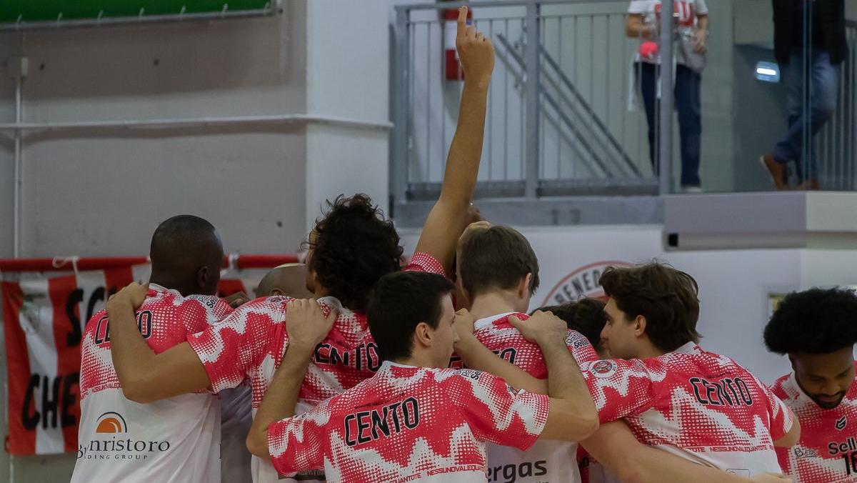 Una valanga di emozioni per la Sella. Cento vince il derby in volata