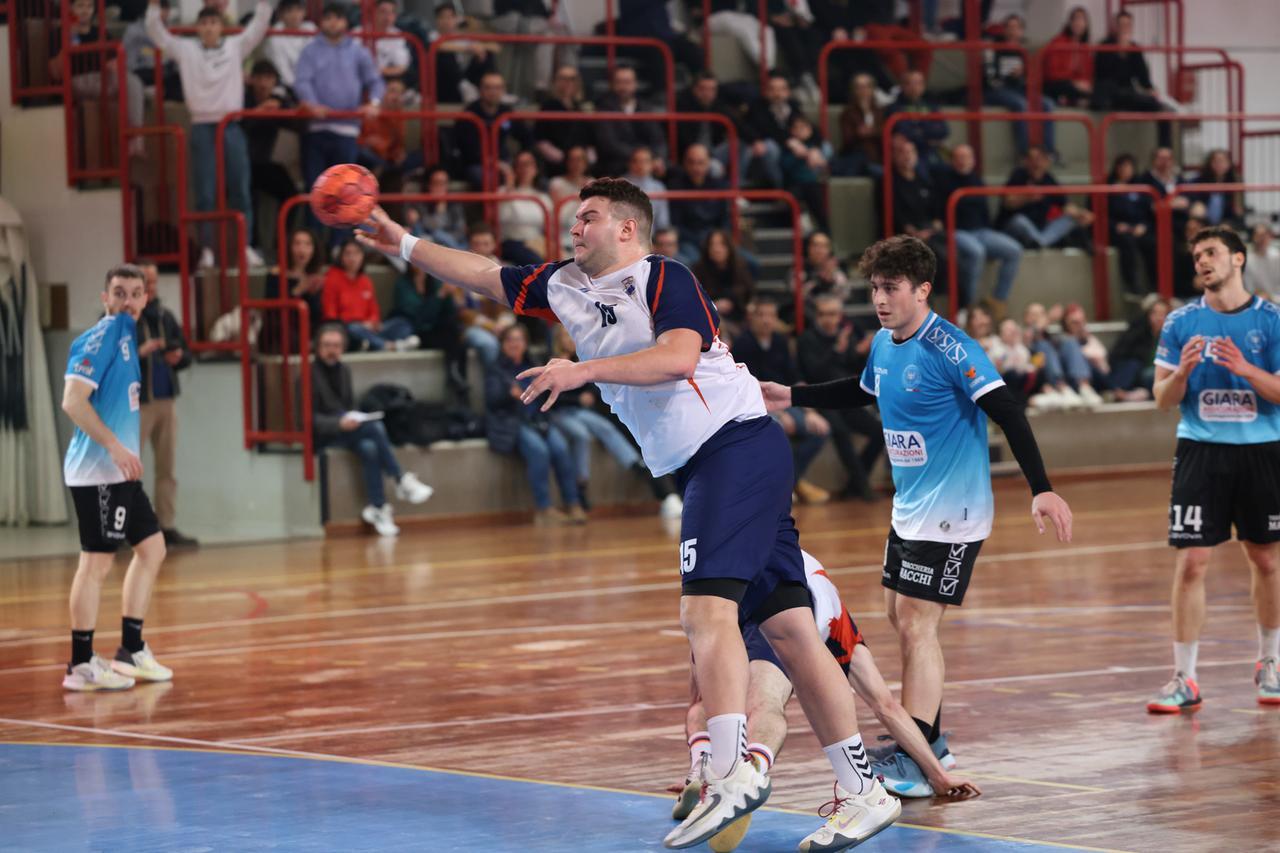 Più palestre e spazi a Ferrara: società sollevate dopo anni complessi