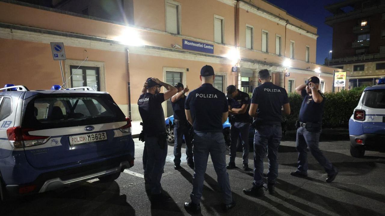 Aggredito e accoltellato in pieno centro a Montecatini: «Scene da Far West»