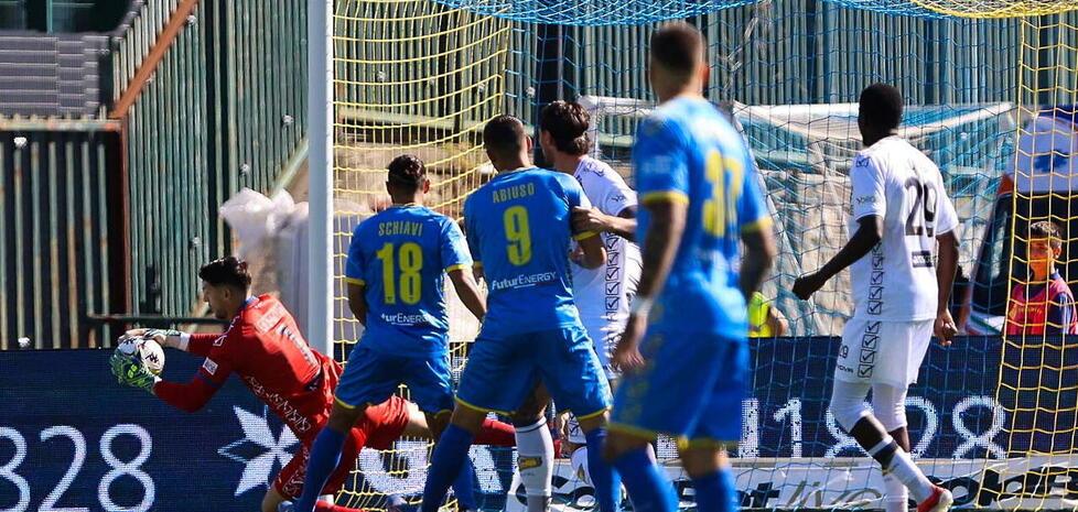 Carrarese, sei punti in più della classifica di un anno fa: i numeri e l’analisi