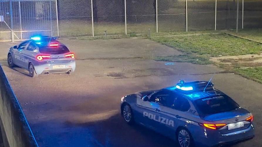 La polizia ha inseguito e bloccato i tre ladri