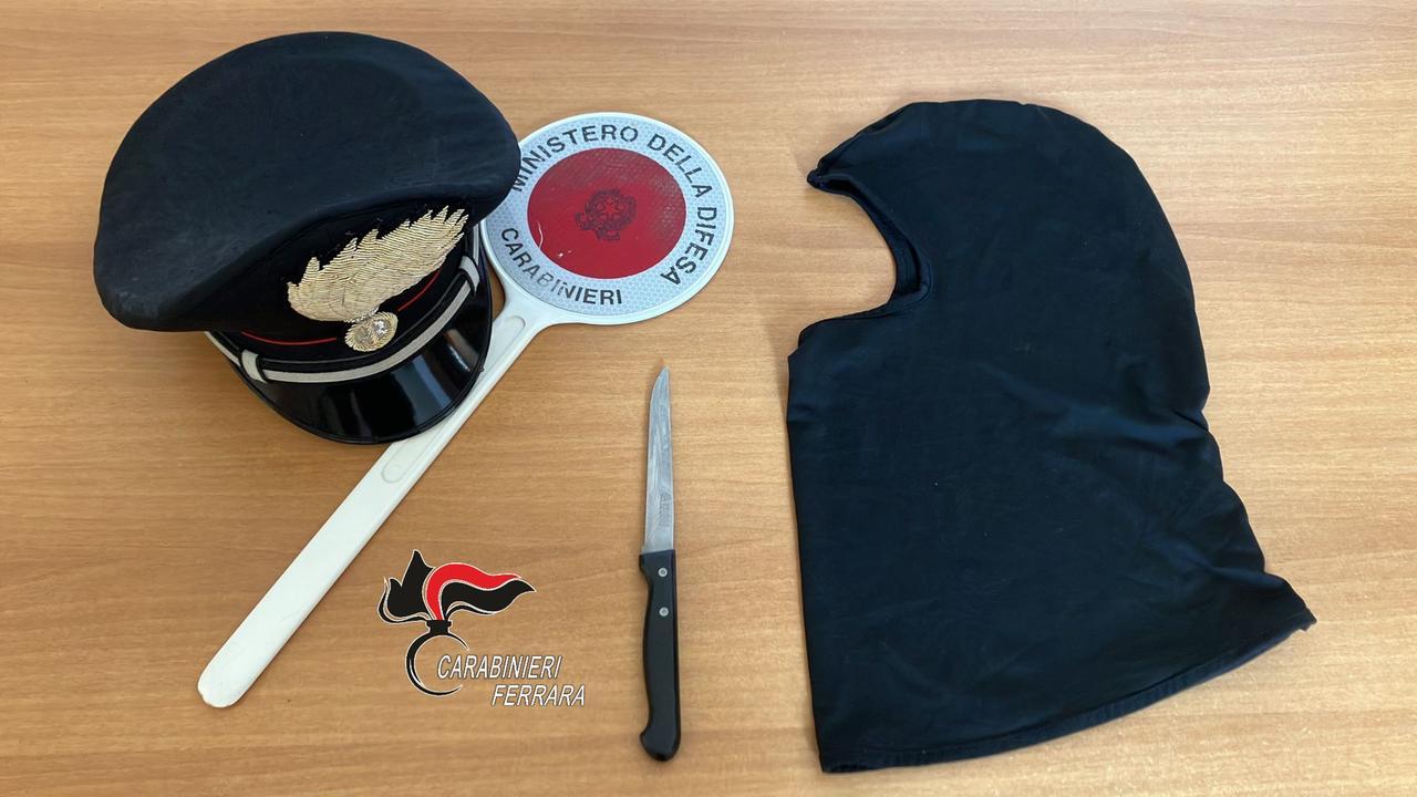 Cento, sorpresi con forbici e coltello: denunciati due uomini