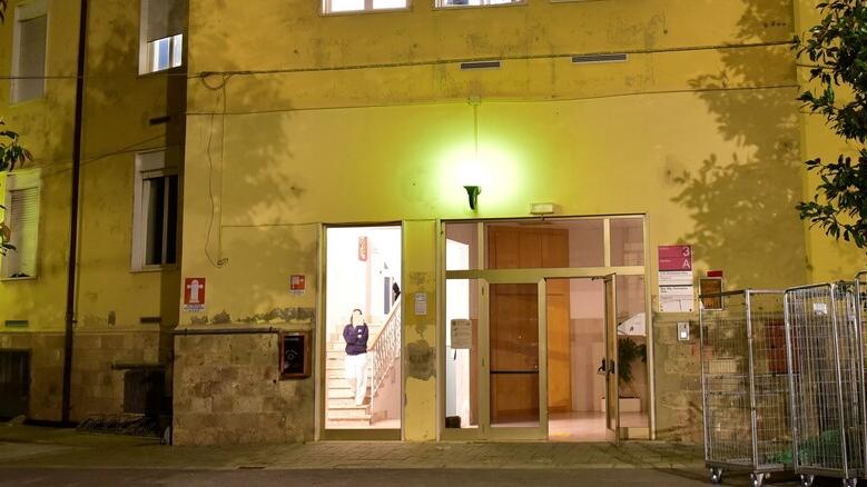 Uno degli ingressi del Santa Chiara a Pisa