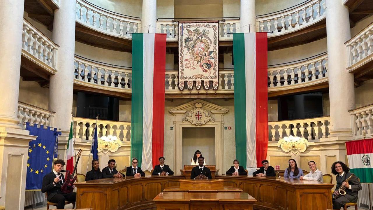 “Terra dei popoli”, la canzone sull’Europa scritta dagli studenti dell’istituto Nobili