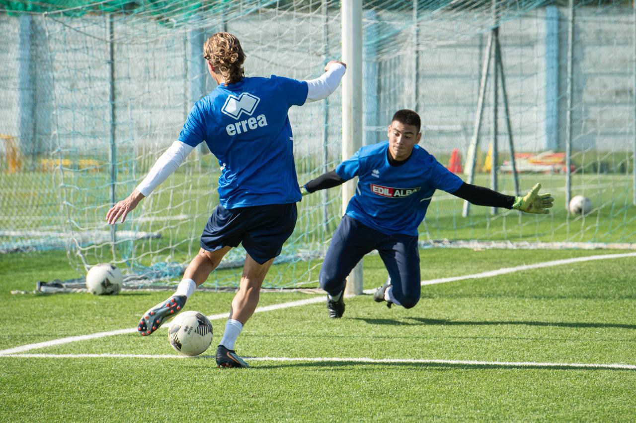 Verso Ars et Labor-Futball Cava Ronco. Cozzari out: la scelta sull’attaccante