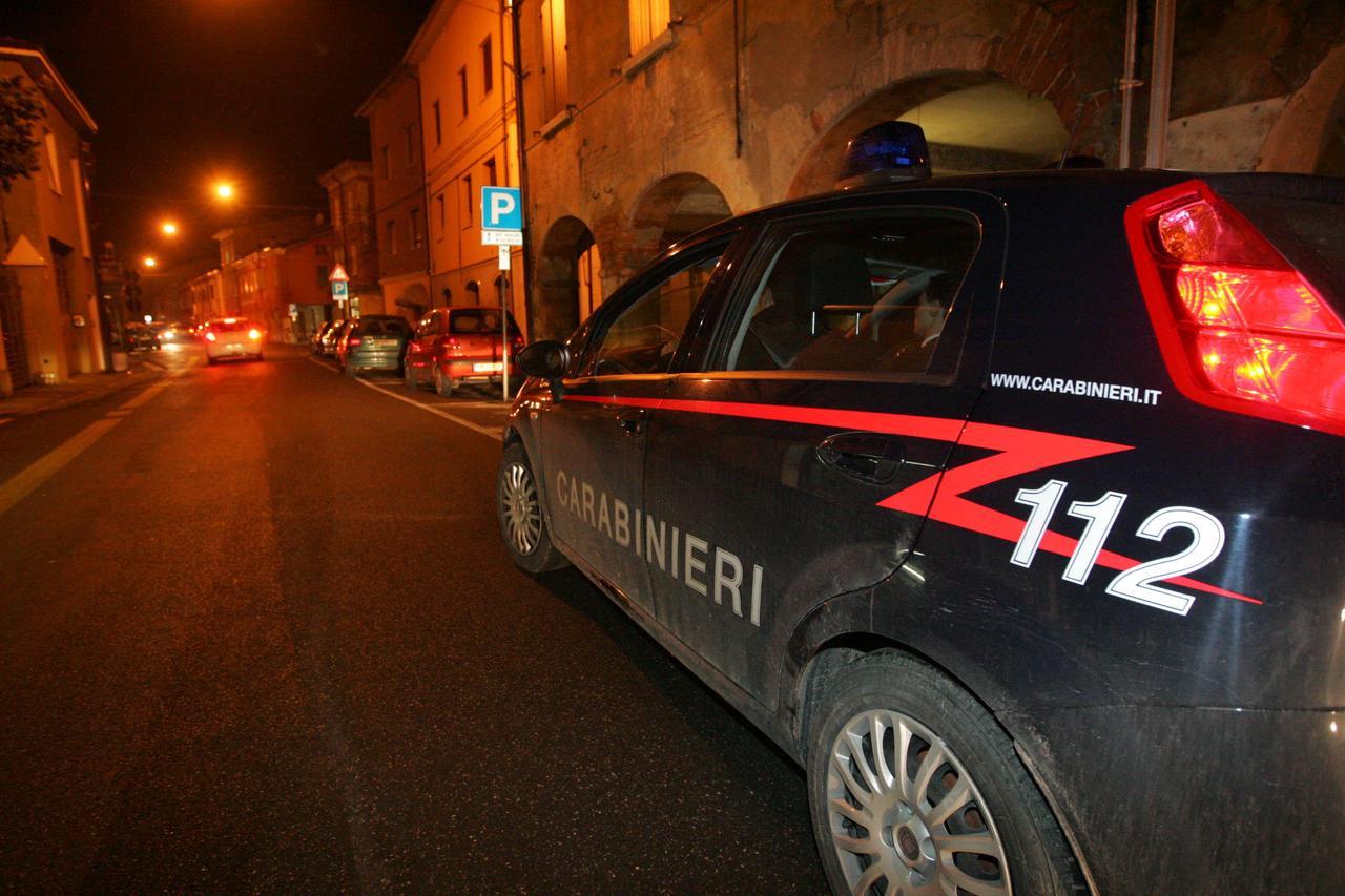 SEQUESTRO BENI IMMOBILI NEGOZIO ED APPARTAMENTO AL CLAN DEI CASA
SEQUESTRO BENI IMMOBILI NEGOZIO ED APPARTAMENTO AL CLAN DEI CASALESI 
A FABBRICO VIA MATTEOTTI 55 E 57/A CARABINIERI APPONGONO SIGILLI