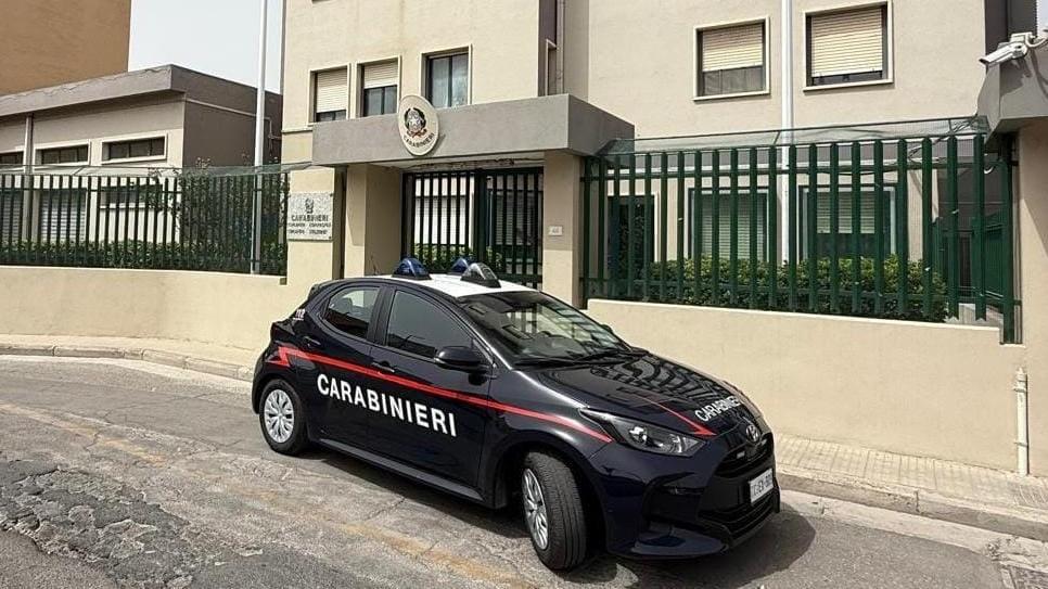 Cagliari, minaccia con la pistola il datore di lavoro: arrestato dipendente di un’impresa edile