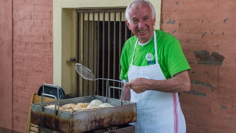 Pro Loco San Carlo e sagra piangono l’instancabile cuoco “Pimpi”