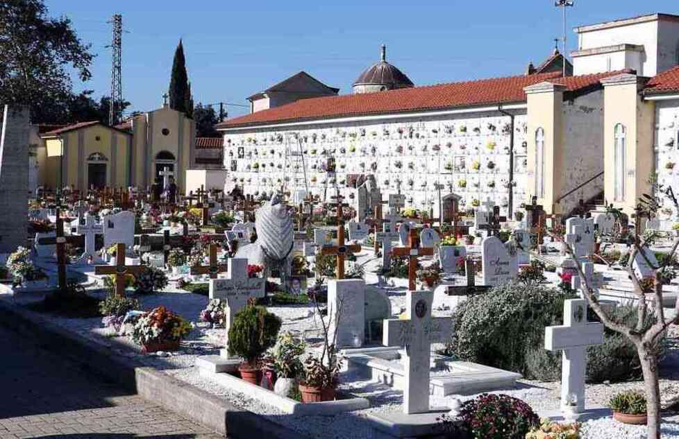 Il cimitero