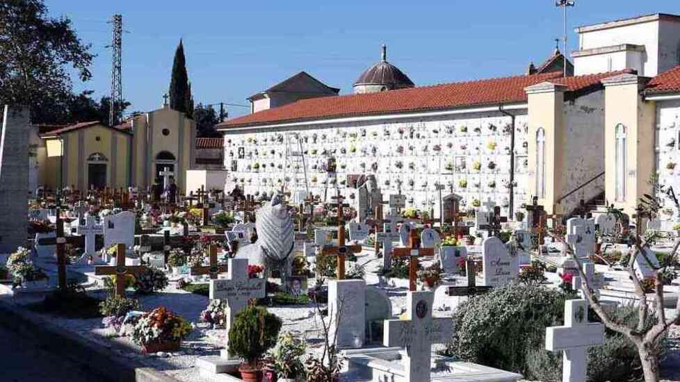Il cimitero