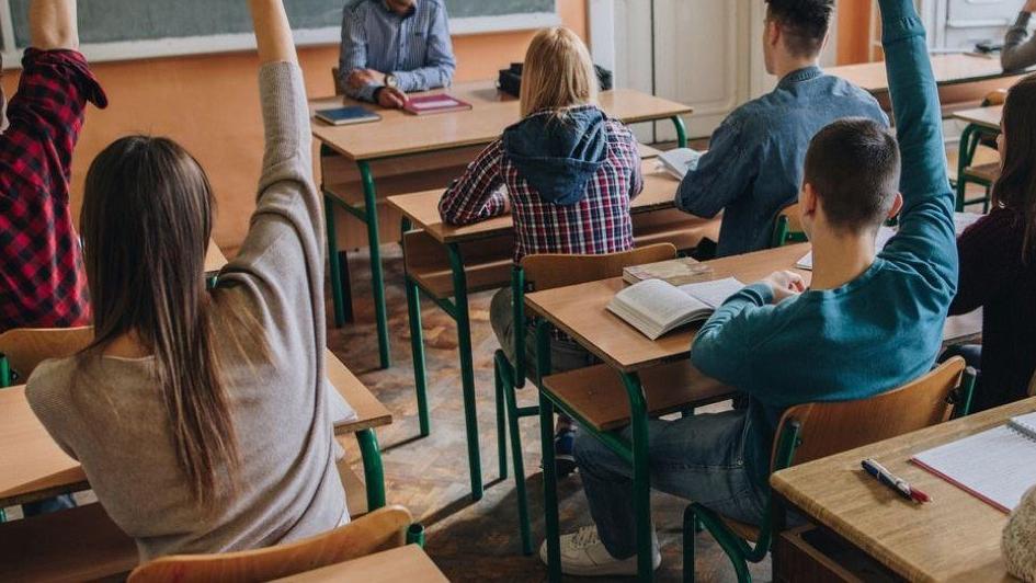 Via libera della Provincia a nuovi arredi e dotazioni per gli istituti superiori