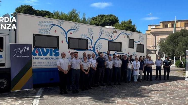 Le Fiamme gialle donano il sangue, il comandante regionale: «Atto di responsabilità»