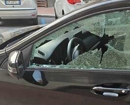 Firenze, tentano il furto sulle auto in sosta e vengono arrestati grazie ai residenti<br>

