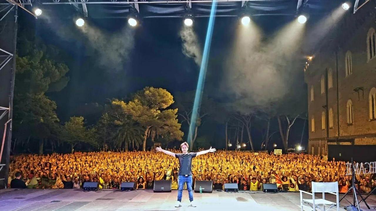 Jonathan Canini a Livorno per i 10 anni del Parco Levante (Irama dà forfait)