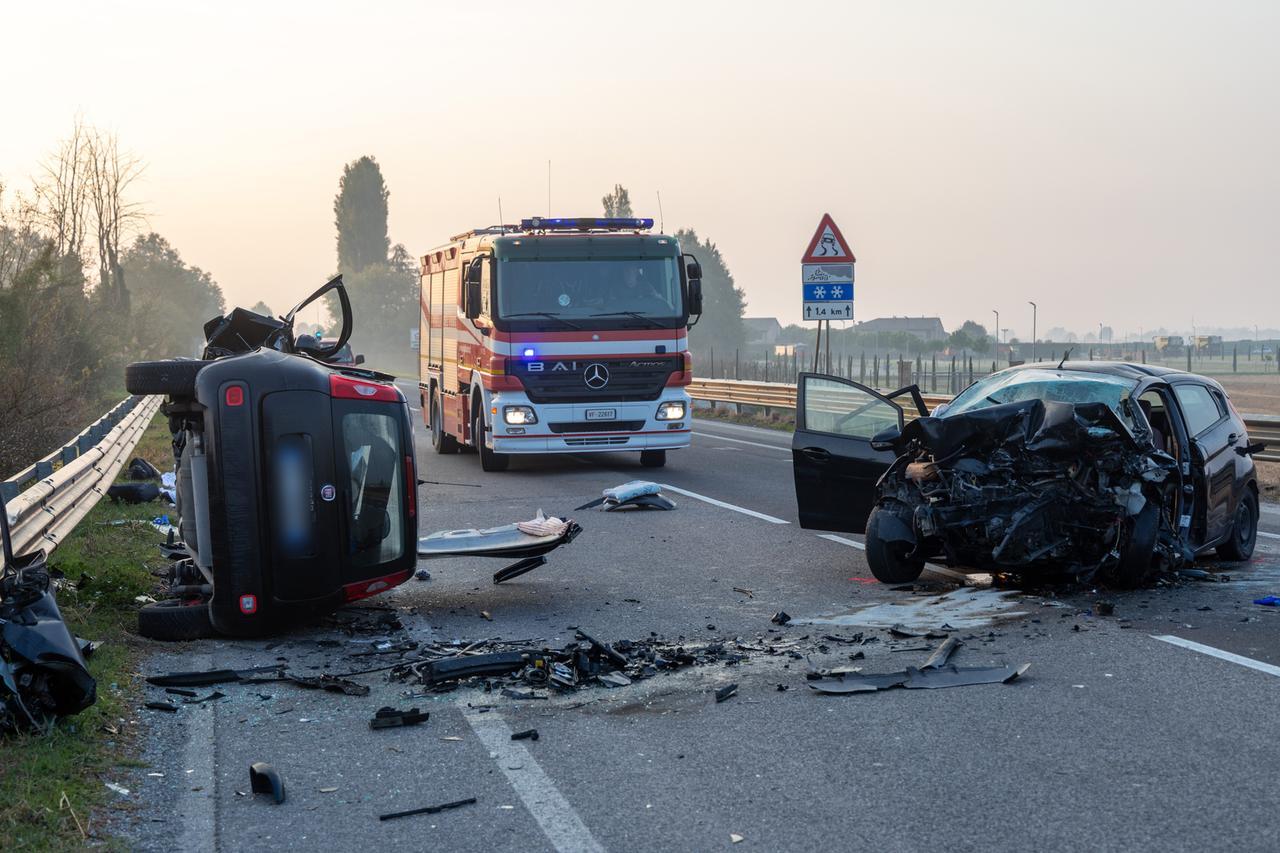 Tragico frontale sulla Ferrara-Argenta. Ci sono tre morti