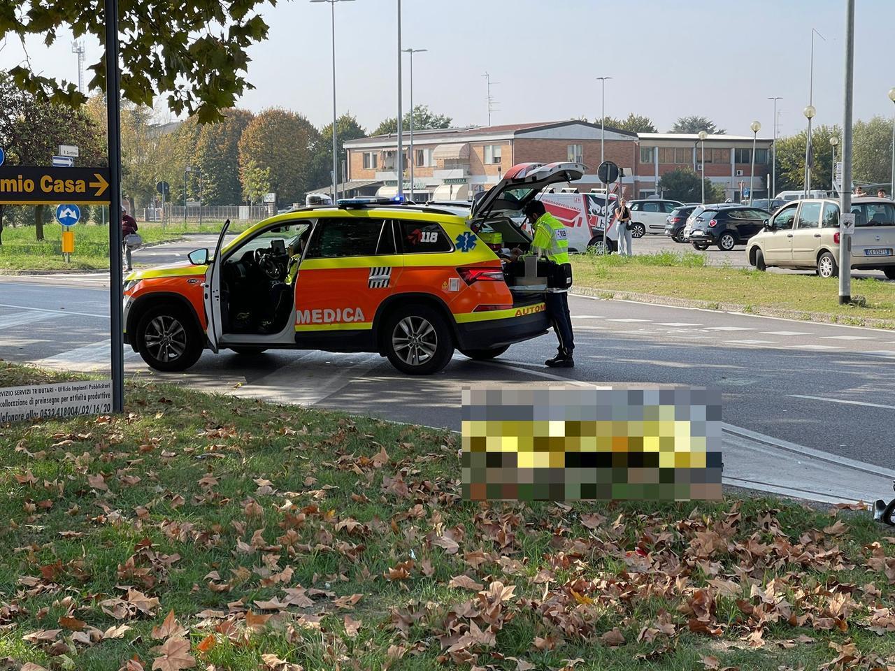 Investito in via Bologna a Ferrara, morto un ciclista