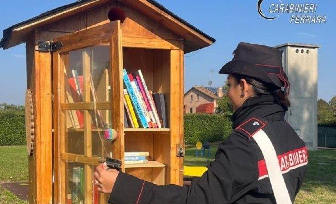 Casetta dei libri danneggiata a Cocomaro di Focomorto, denunciati 5 minori