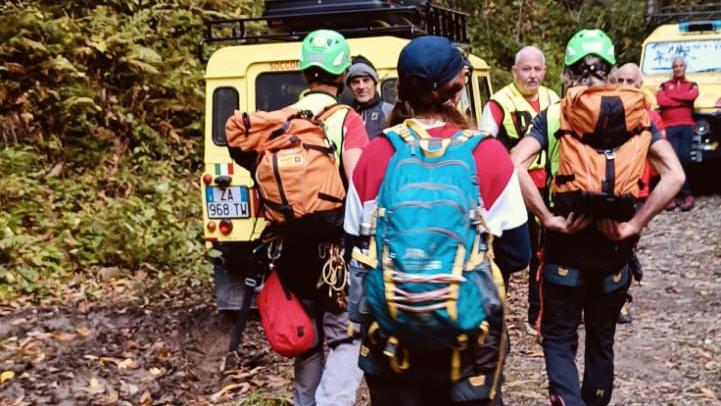 Careggine, escursionista scivola nella zona di una sorgente: recuperata dopo 3 ore di apprensione