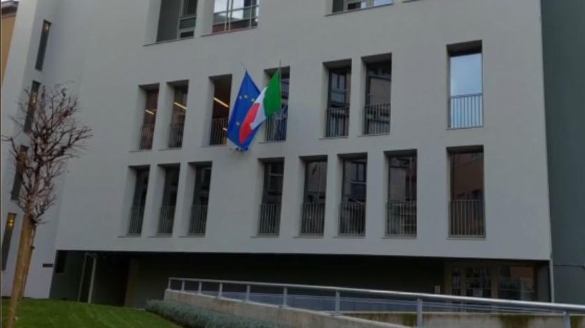 Ricattano il cliente: «Conosciamo tua figlia: paga o diremo a tutti che sei pervertito»