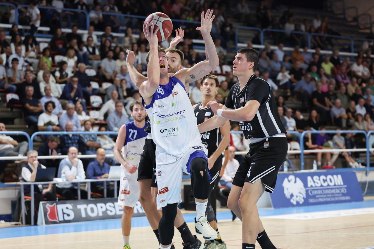 Adamant ko all’overtime contro la Juvecaserta. Tabellone rotto e il match ritarda