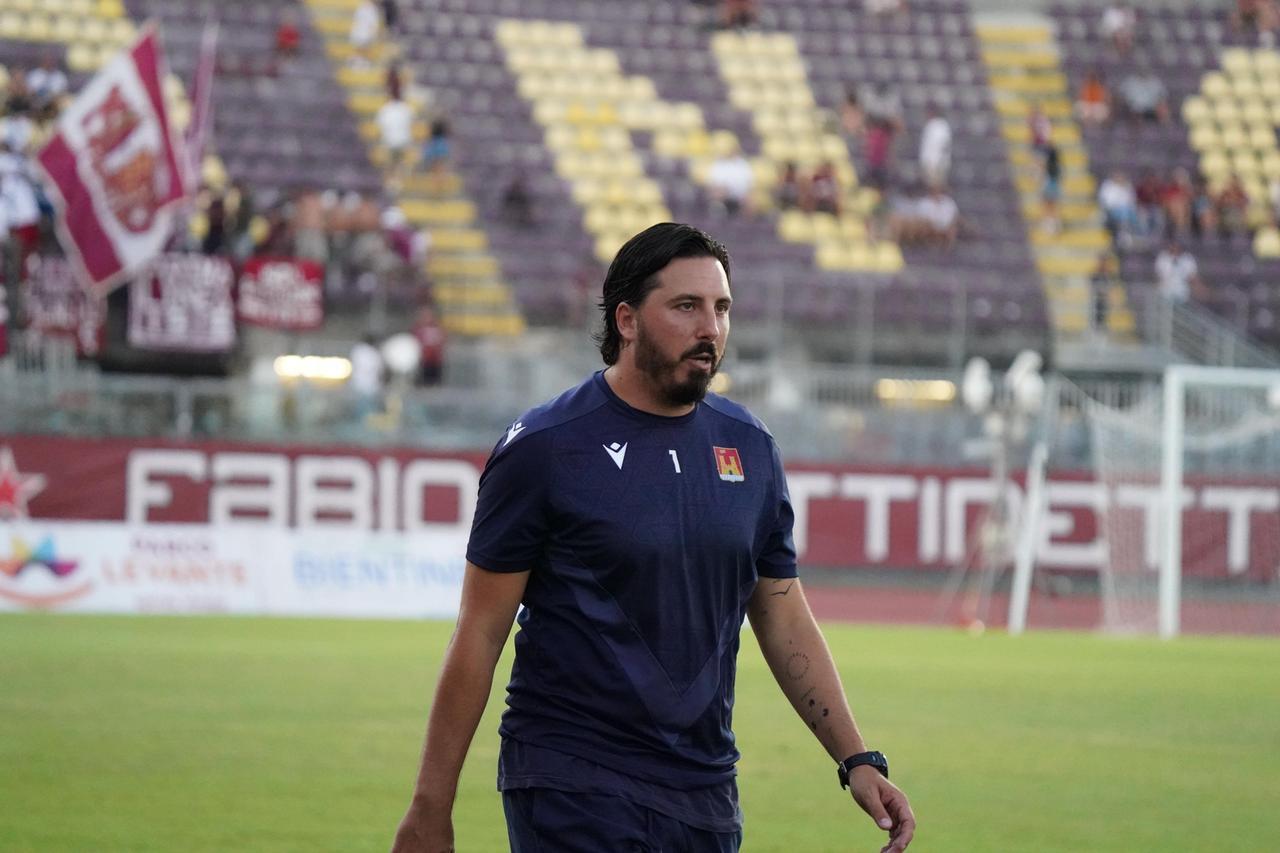 
	Il tecnico amaranto Formisano (foto Stick)

