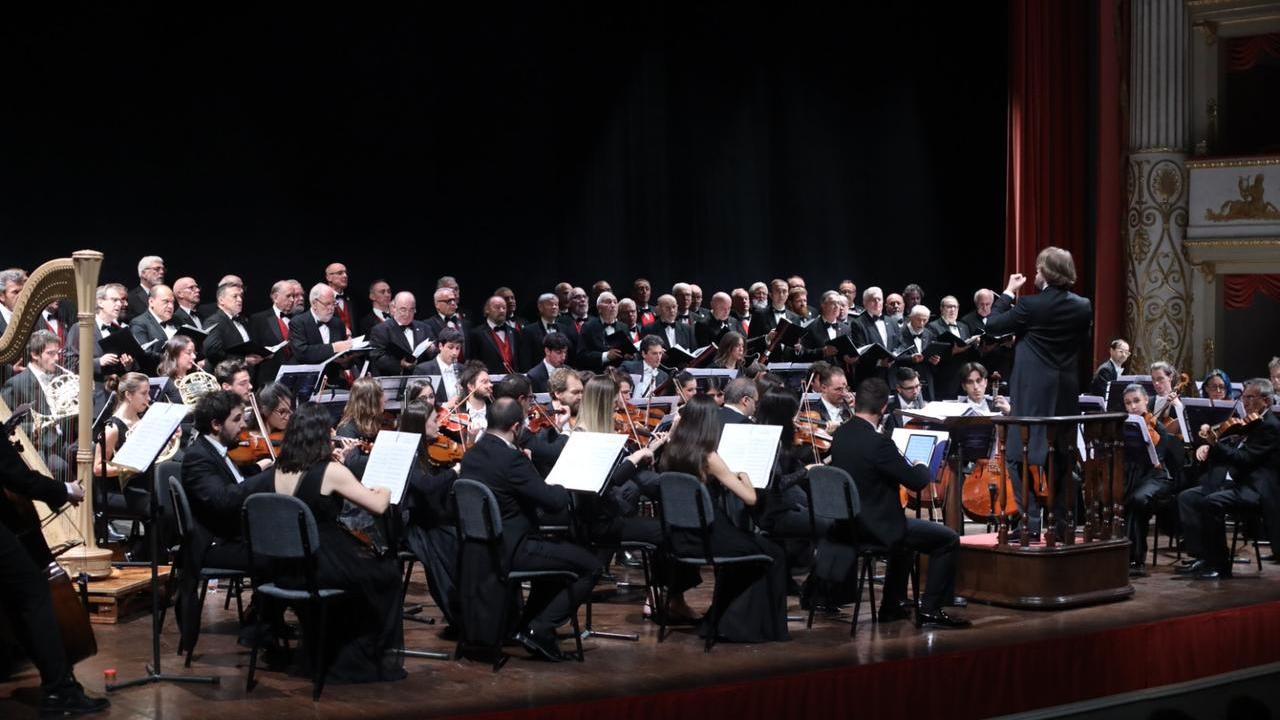 Modena omaggia Luciano Pavarotti a novant’anni dalla nascita