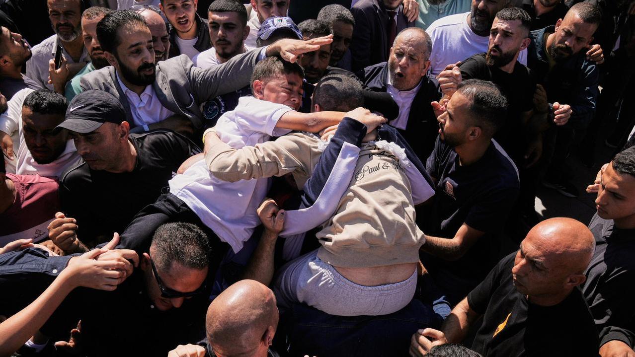 Liberati gli ostaggi israeliani e scarcerati quelli palestinesi. Netanyahu: «Grazie Trump, giornata storica»