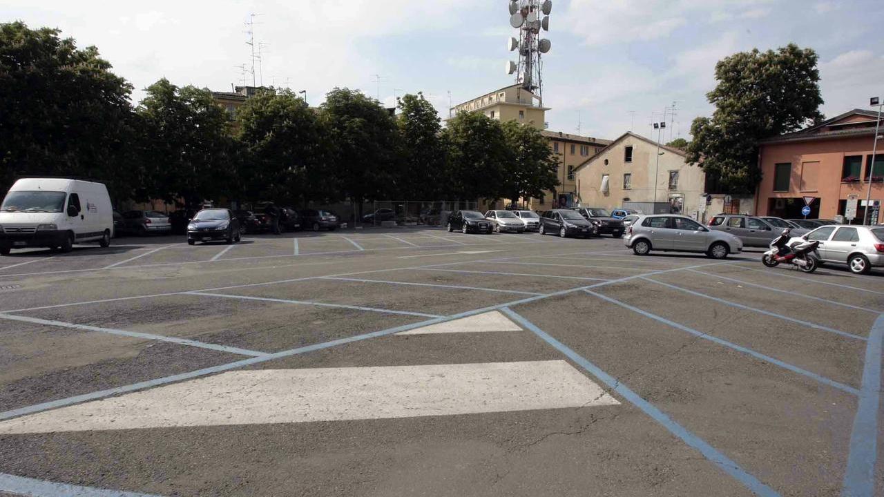 PARCHEGGIO STRISCE BLU EX CAAM
CONFCONSUMATORI conferenza stampa