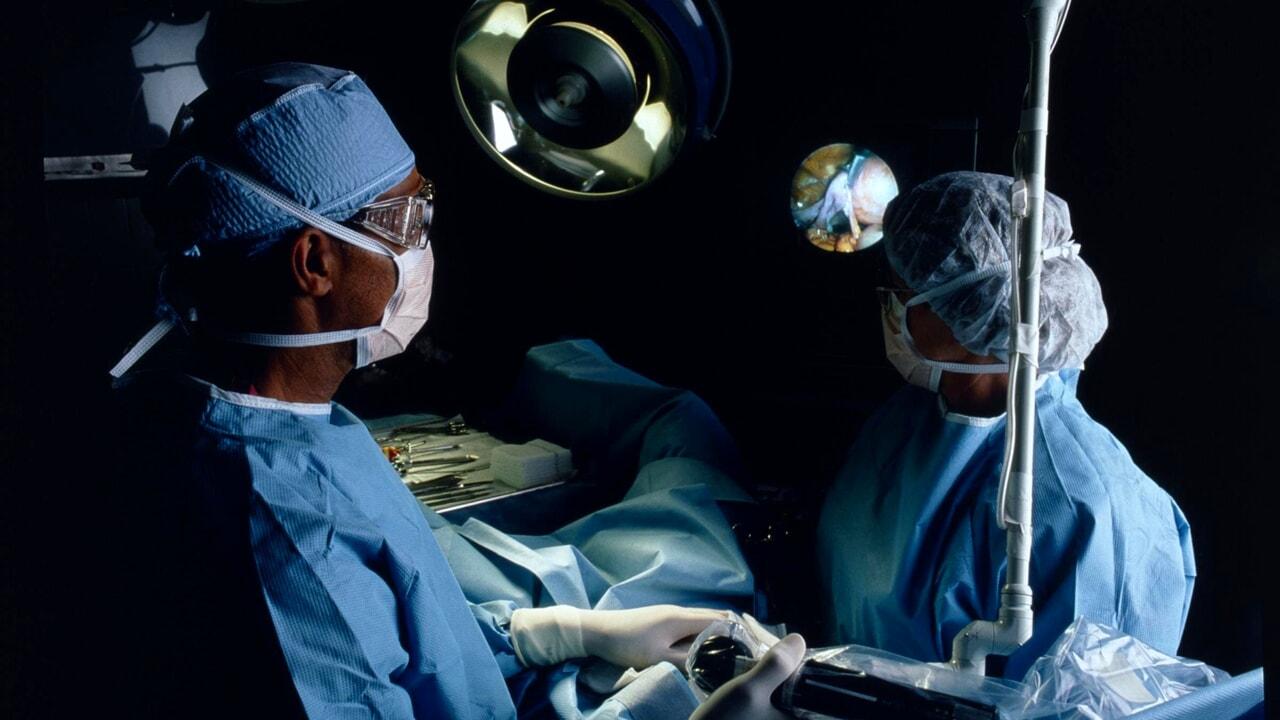 A 4 anni operato al cervello per un tumore che non aveva: il bambino resta invalido, maxi risarcimento ai genitori