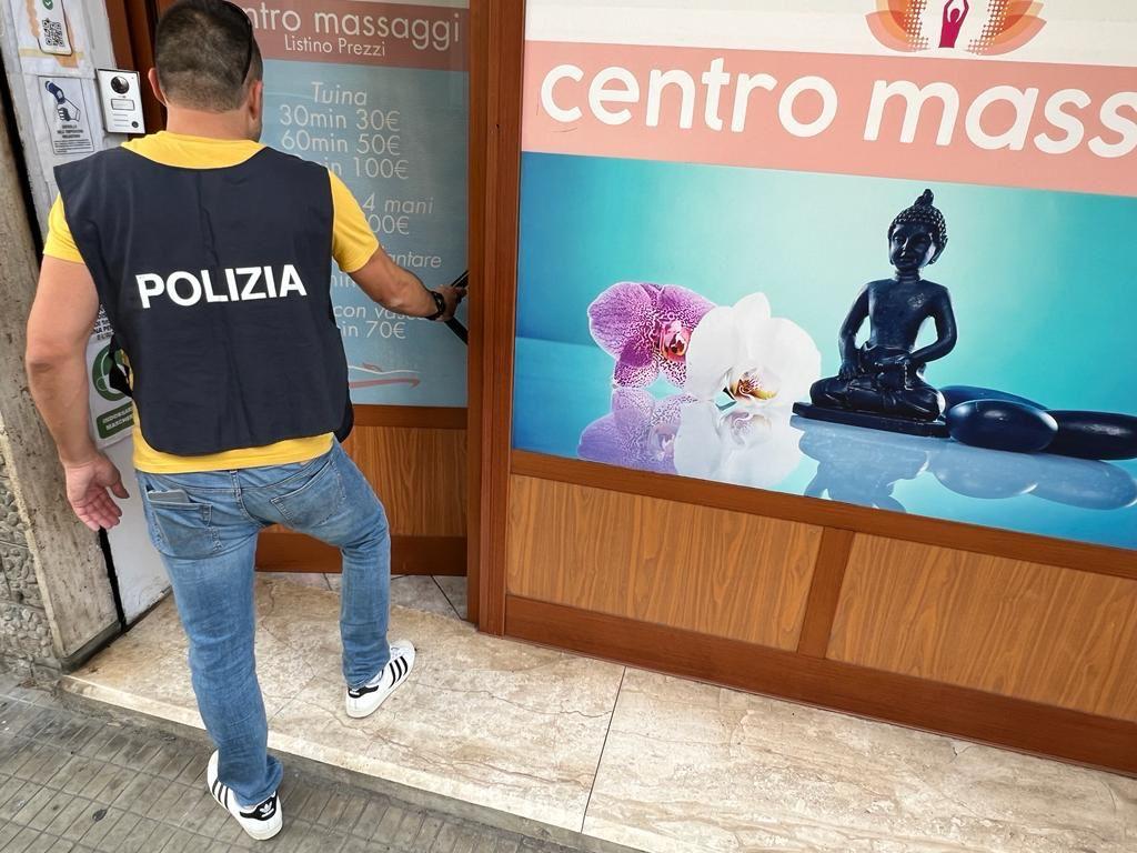 Il centro massaggi era una casa di appuntamenti: denunciate due donne