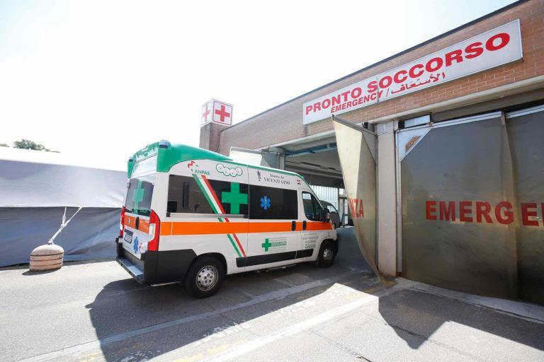 Muore a 53 anni per un improvviso malore in casa