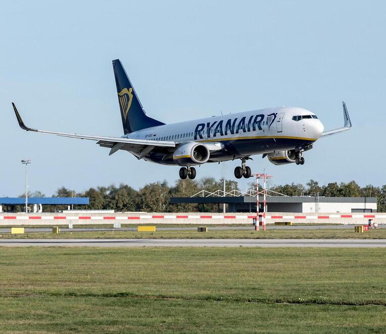 Ryanair a Giani: «L’addizionale municipale frena lo sviluppo e va eliminata». Come nasce la tassa e quanto “pesa”