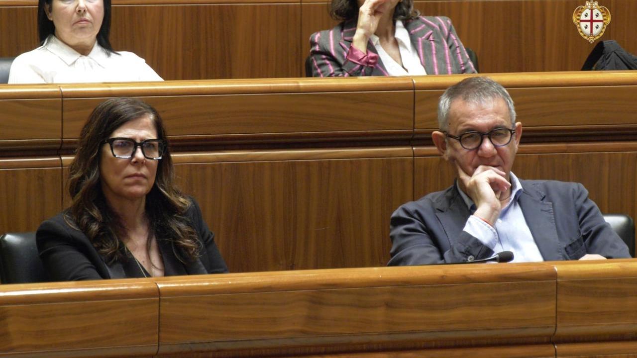 La presidente della regione Alessandra Todde e il presidente del Consiglio regionale Piero Comandini