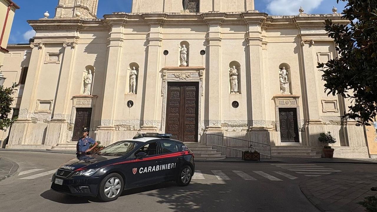 Condannata a 30 anni di reclusione evade dai domiciliari per rubare al supermercato: in carcere