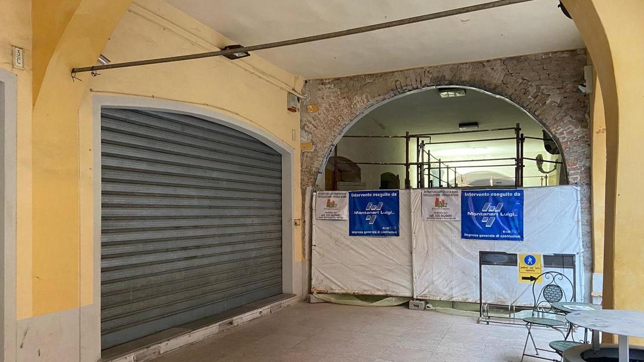 La “banda del buco” svaligia la gioielleria Iori a Rubiera: bottino ingente