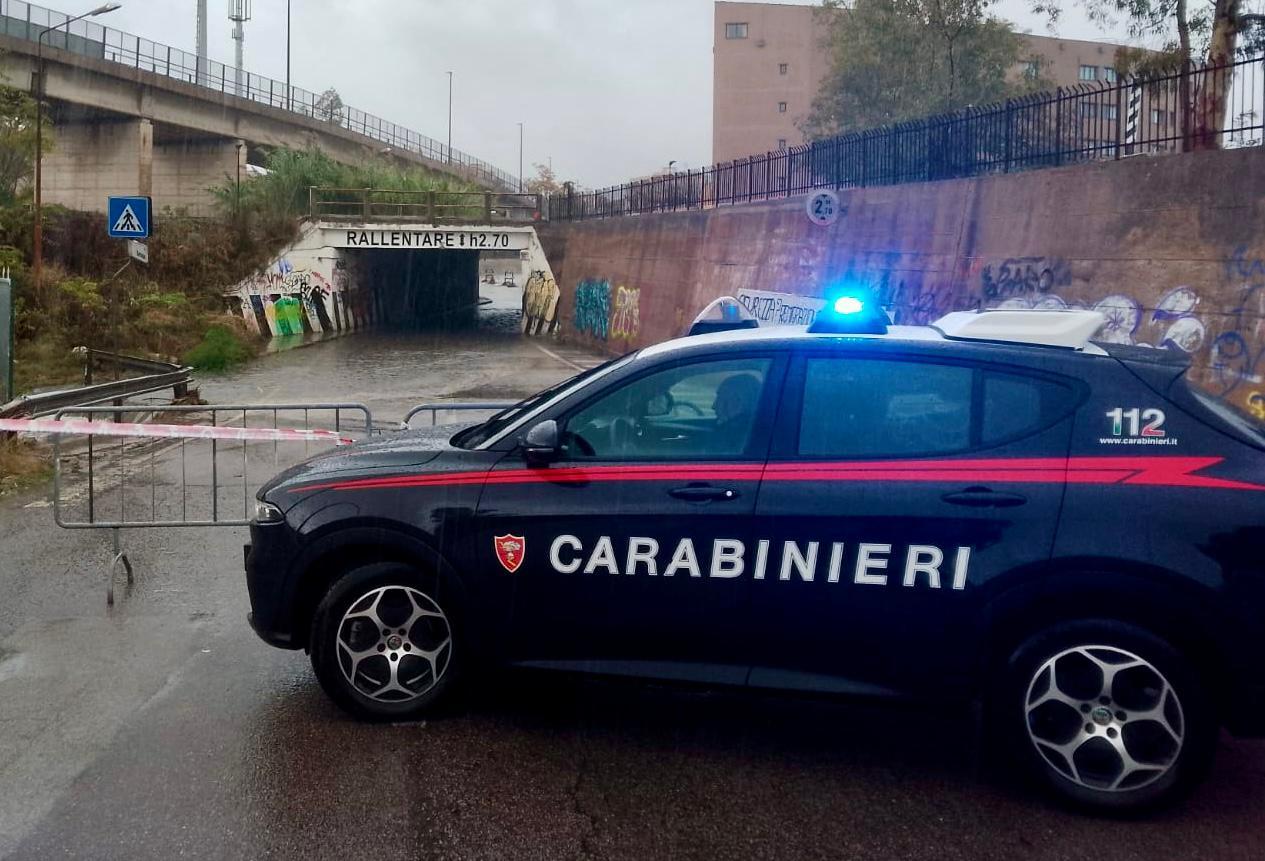 Olbia, automobilista bloccato nel sottopasso allagato: salvato da carabinieri e vigili del fuoco