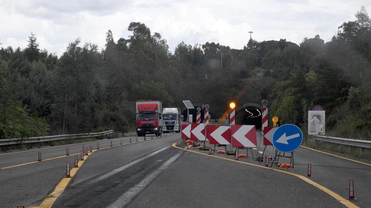 Incidente sul lavoro in un cantiere della 131 dcn: ecco chi è l’operaio ferito