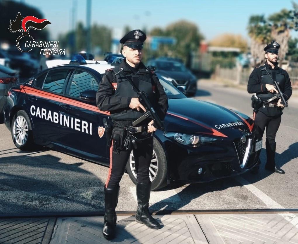 Operatori sanitari e carabinieri aggrediti, arrestato 24enne a Ferrara